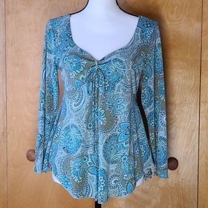 Susan Lawrence 1970's vibe flattering paisley top